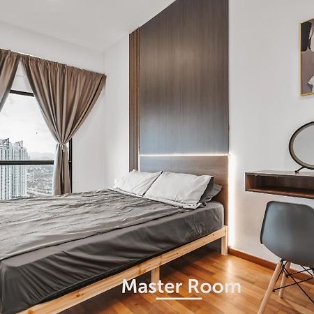 Nowhere 2Br & 2Bath Apartment With Balcony @ Reizz Residences Kuala Lumpur Esterno foto