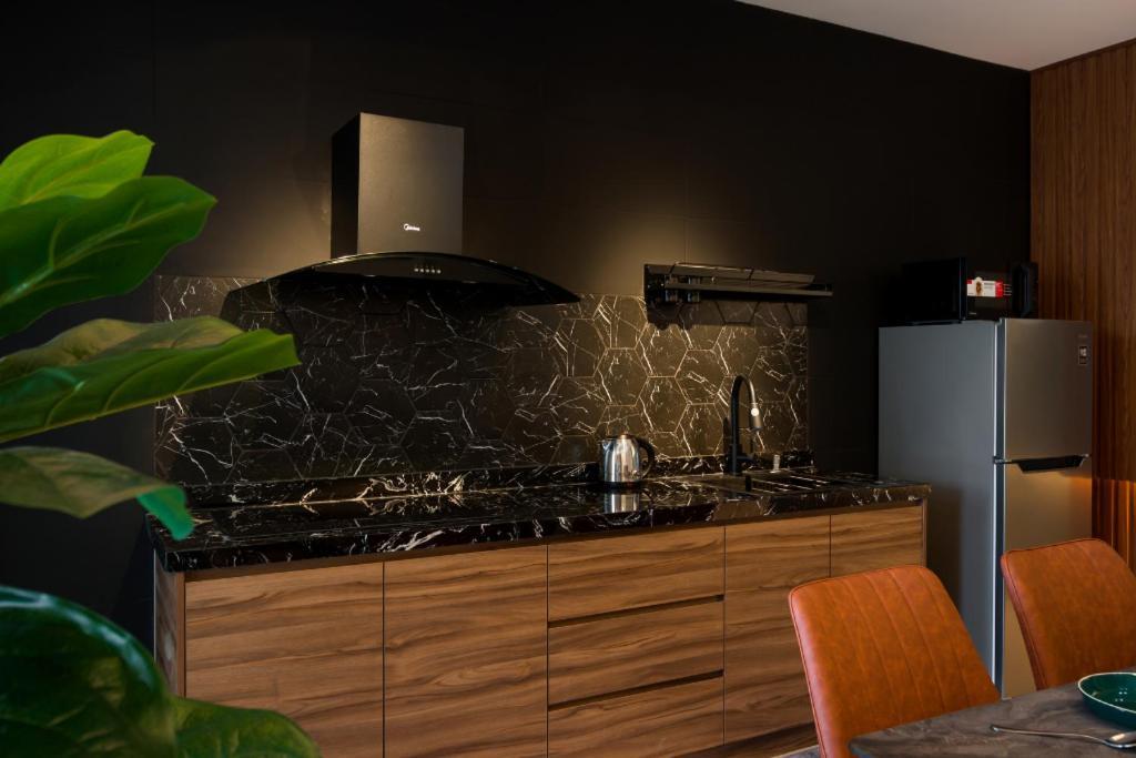 Nowhere 2Br & 2Bath Apartment With Balcony @ Reizz Residences Kuala Lumpur Esterno foto