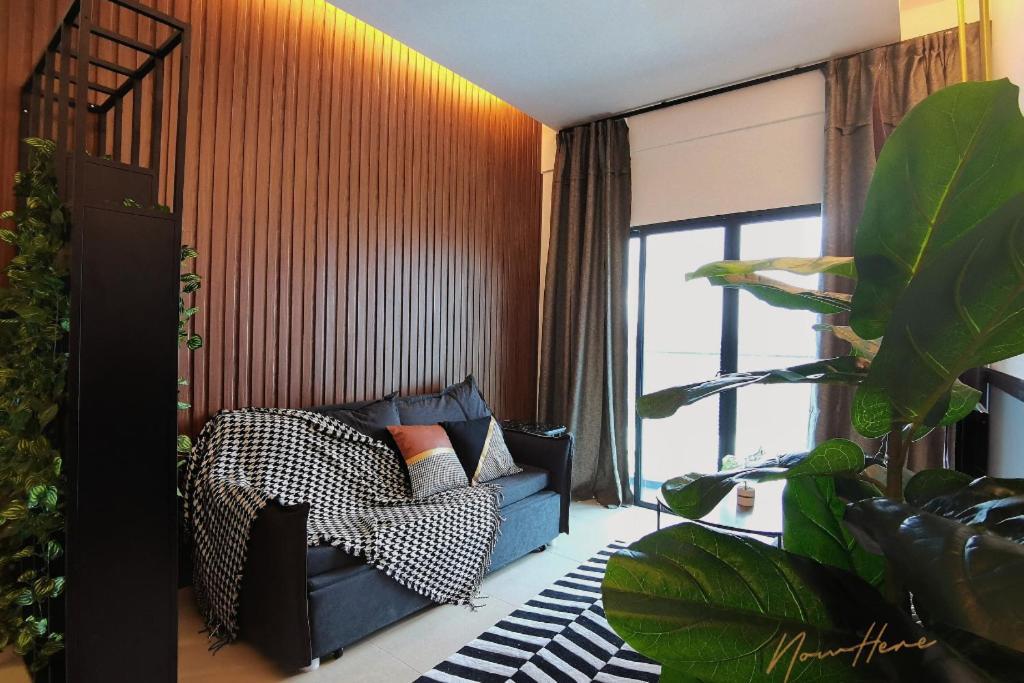 Nowhere 2Br & 2Bath Apartment With Balcony @ Reizz Residences Kuala Lumpur Esterno foto