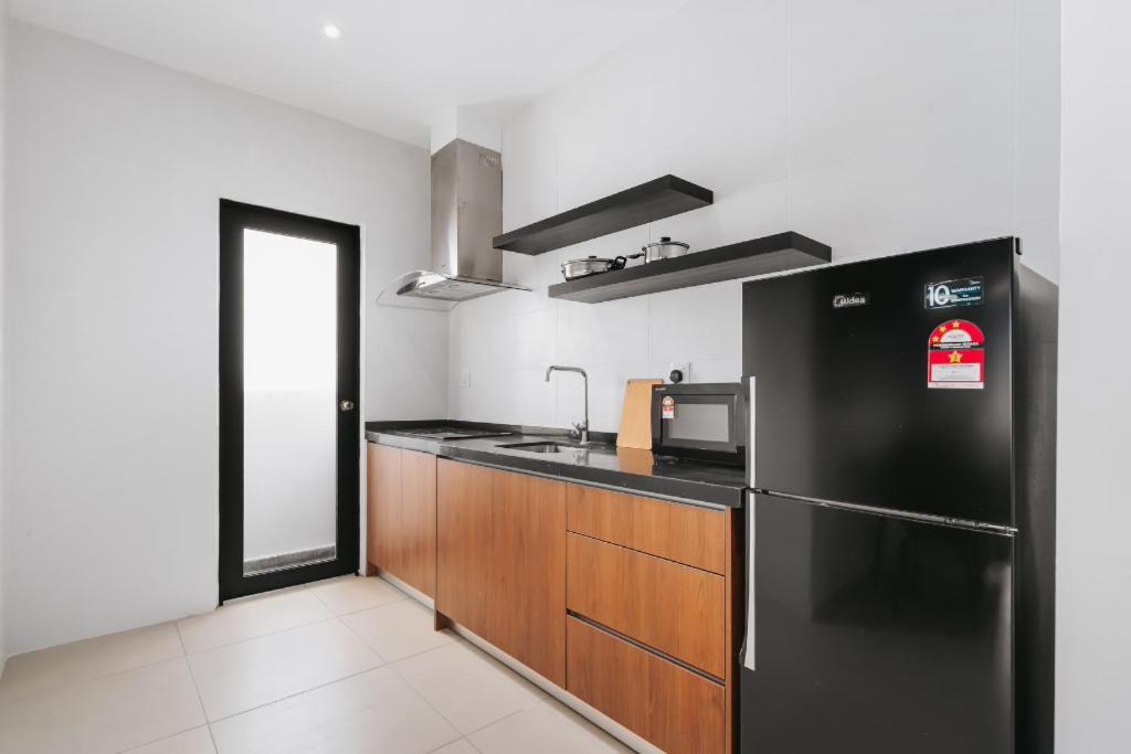 Nowhere 2Br & 2Bath Apartment With Balcony @ Reizz Residences Kuala Lumpur Esterno foto