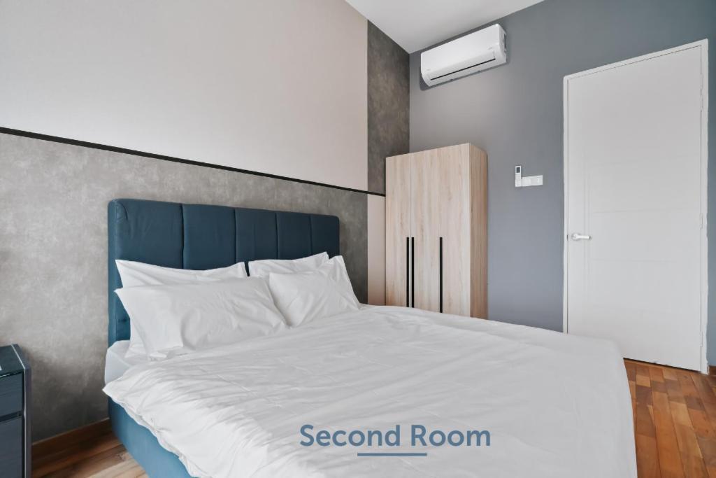 Nowhere 2Br & 2Bath Apartment With Balcony @ Reizz Residences Kuala Lumpur Esterno foto