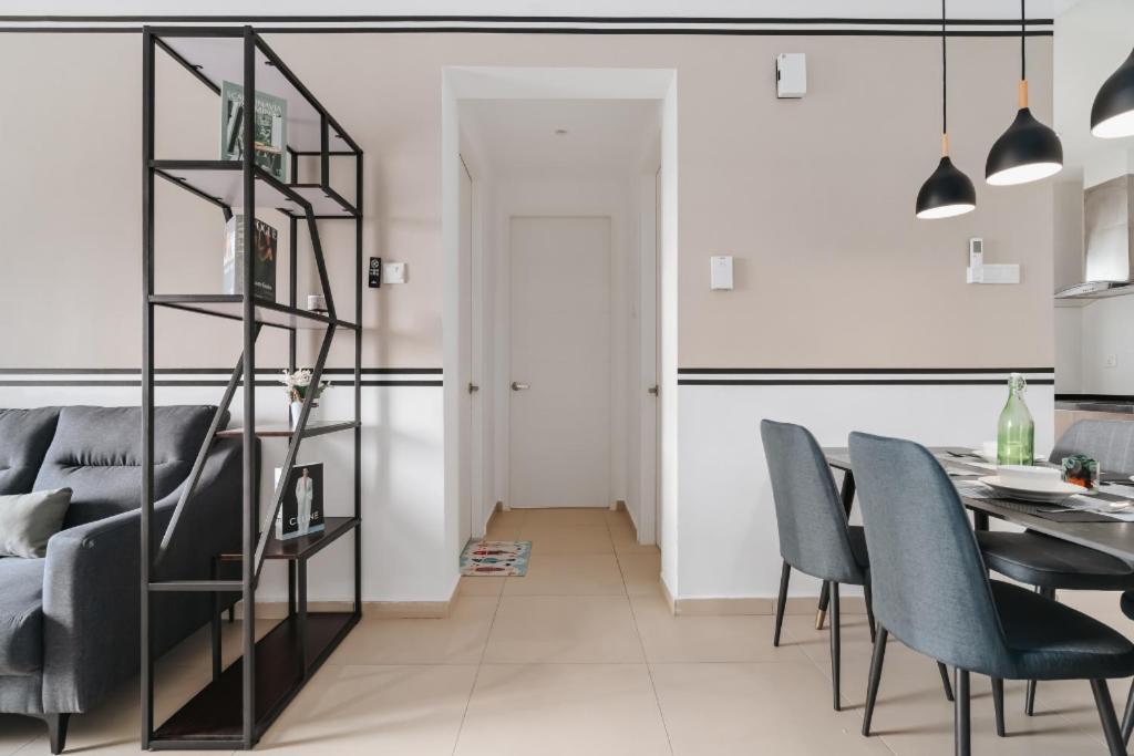 Nowhere 2Br & 2Bath Apartment With Balcony @ Reizz Residences Kuala Lumpur Esterno foto
